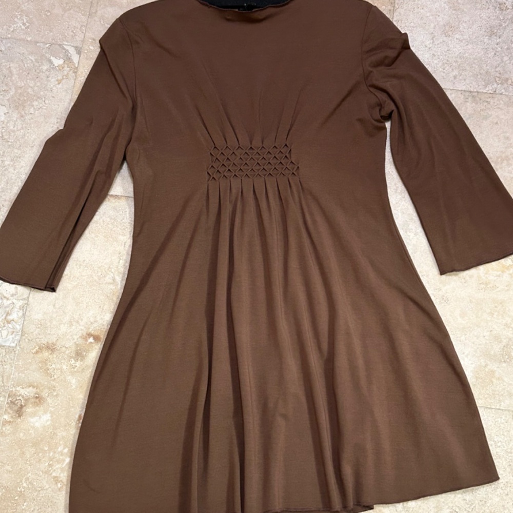 BCBGMaxAzria Brown Top, Compliment figure, Size M, Like New, worn 2 times - Picture 2 of 16